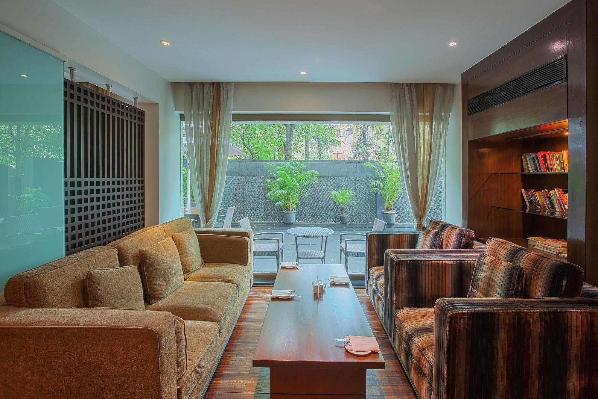 Oakwood Residence Naylor Road Pune Exteriör bild