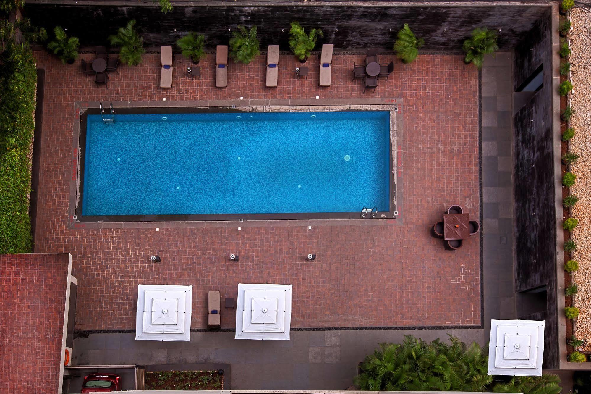 Oakwood Residence Naylor Road Pune Exteriör bild
