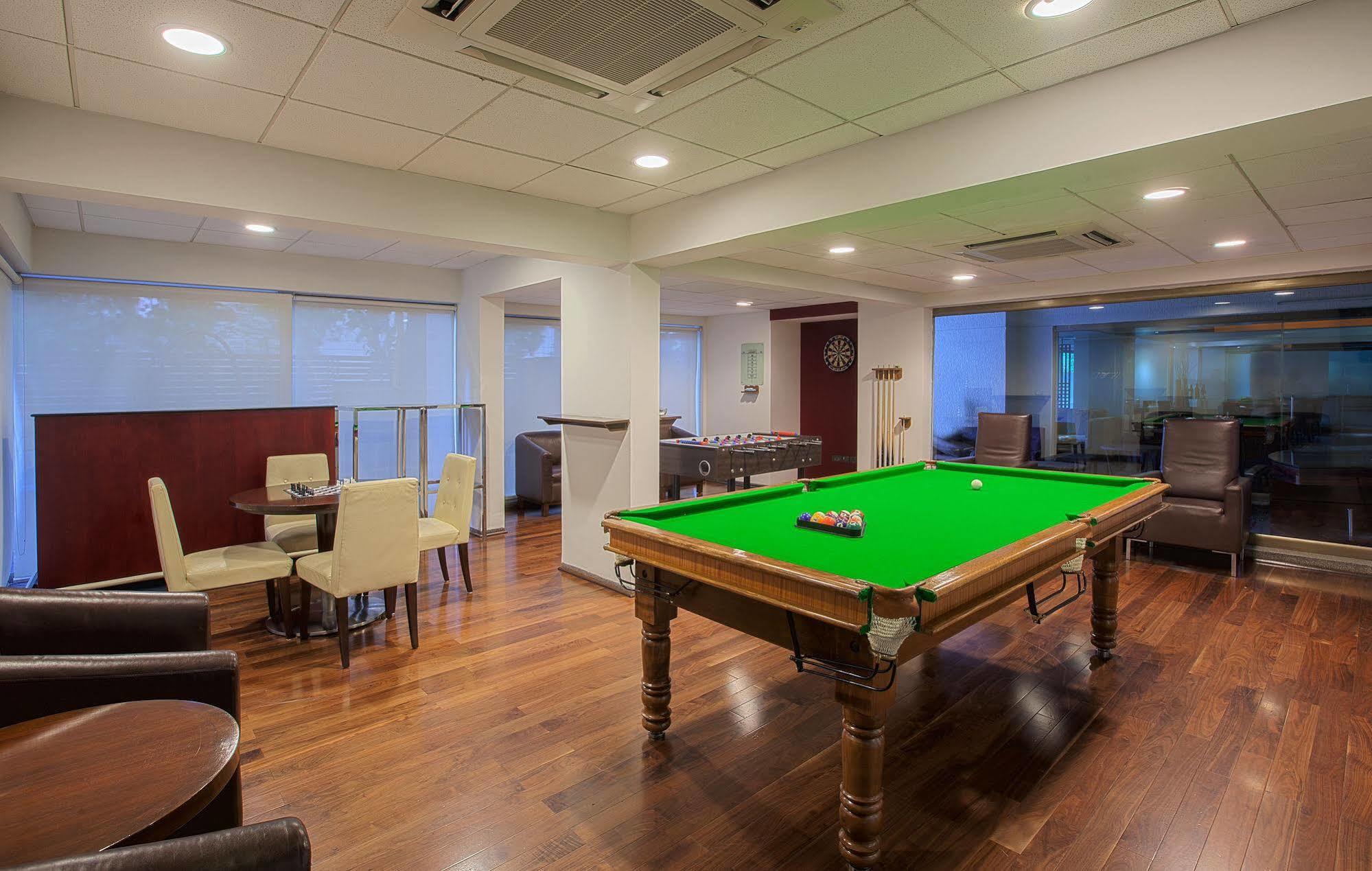 Oakwood Residence Naylor Road Pune Exteriör bild