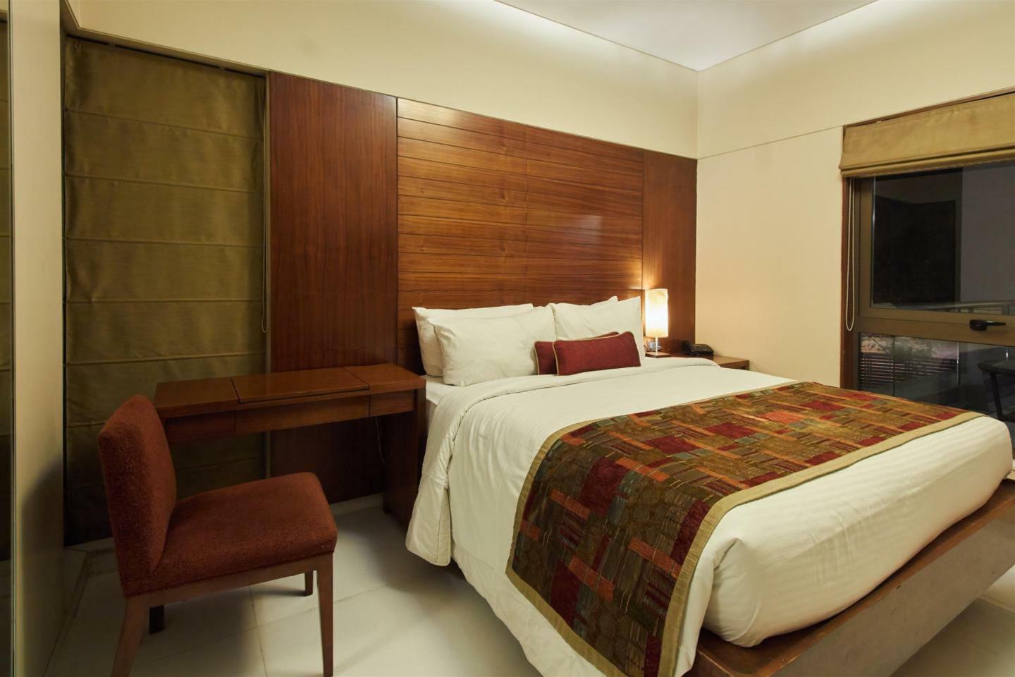 Oakwood Residence Naylor Road Pune Exteriör bild
